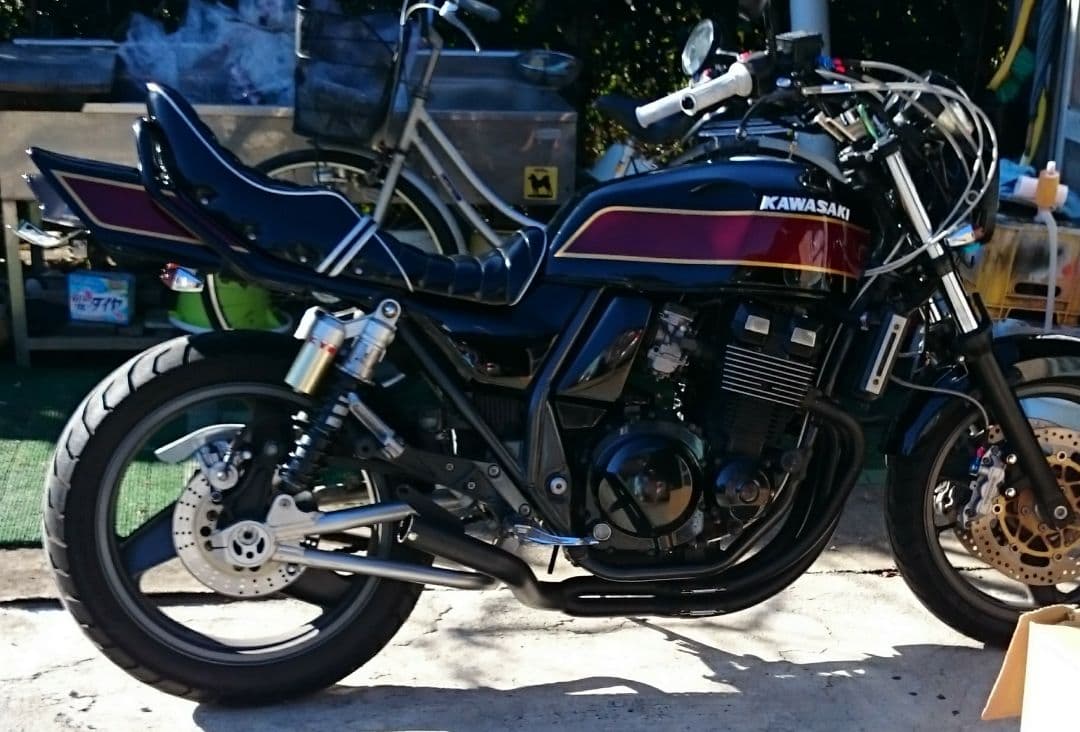 ZRX400 チョビ三段シート - メルカリ