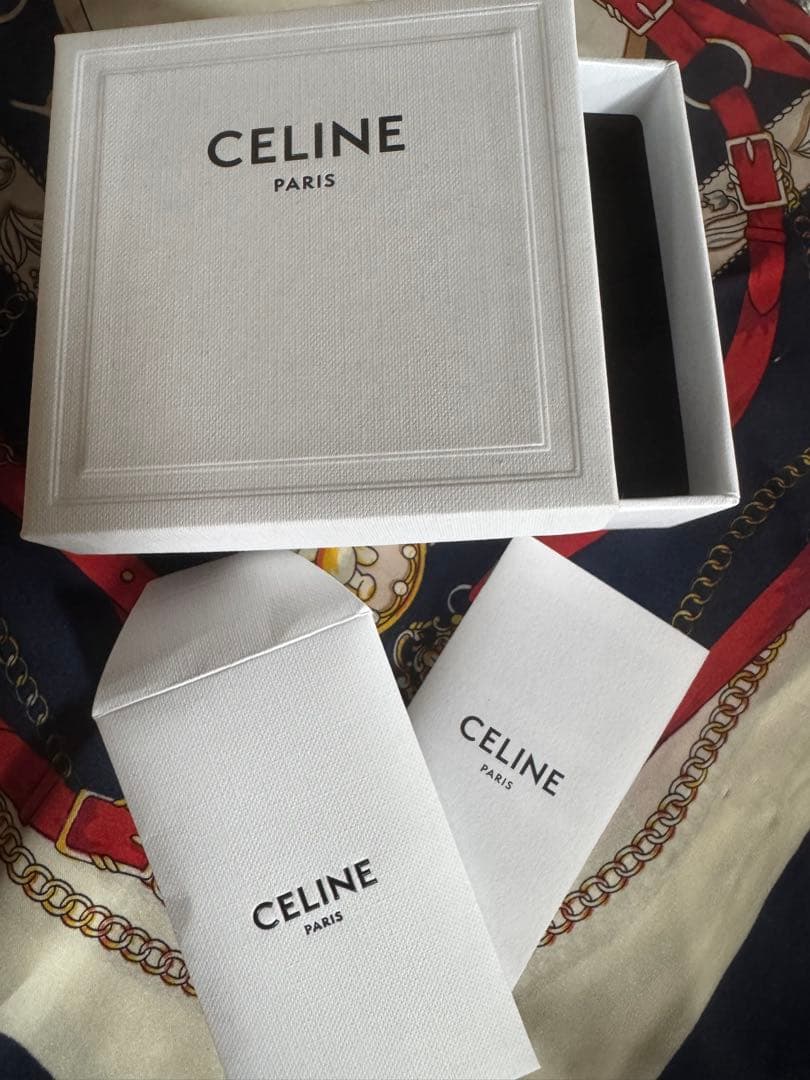 CELINE ロゴ入り ブラック シュシュ 夏の大セール - メルカリ