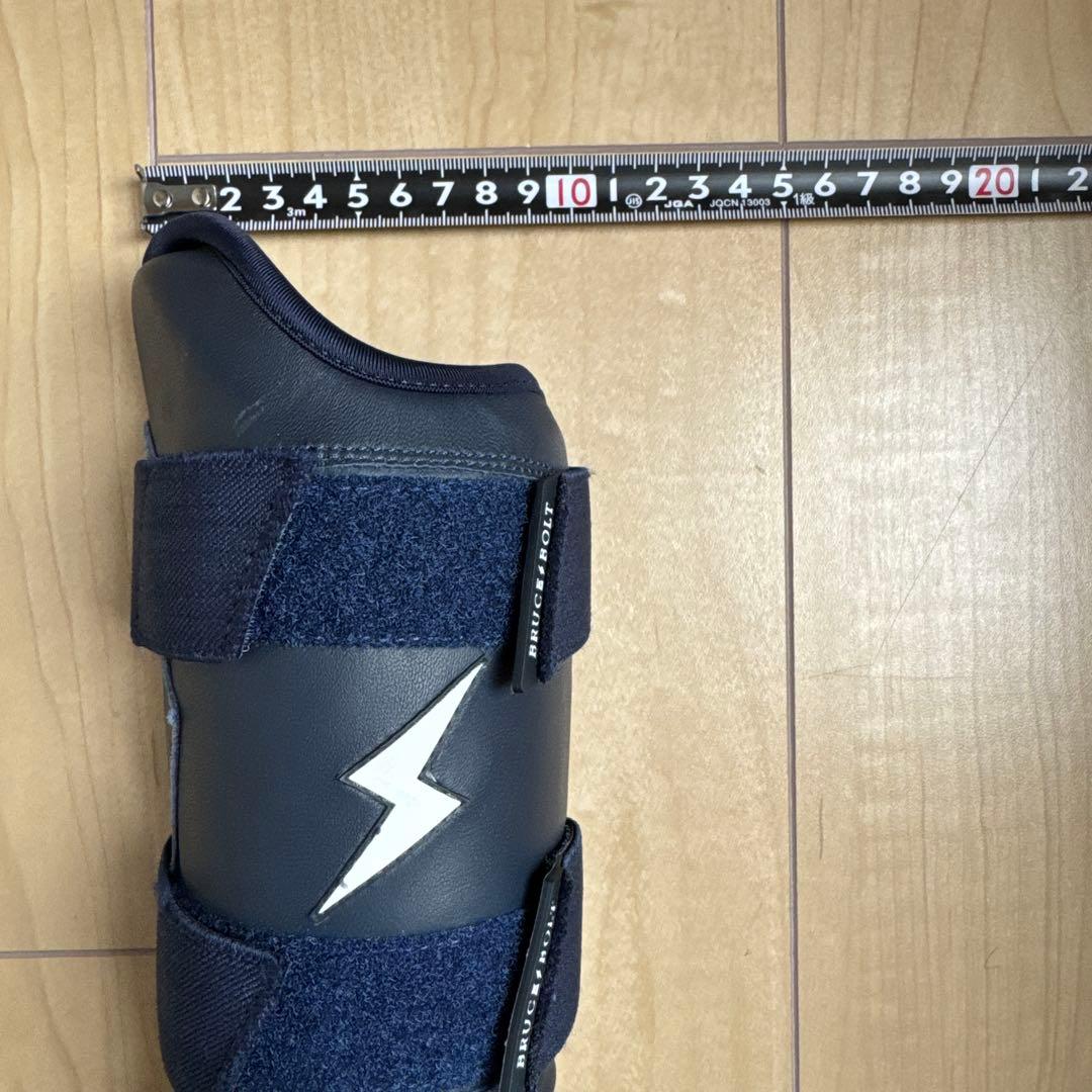 ⚾️BRUCE BOLT PREMIUM PRO ユース フットガード 右打者用 - メルカリ