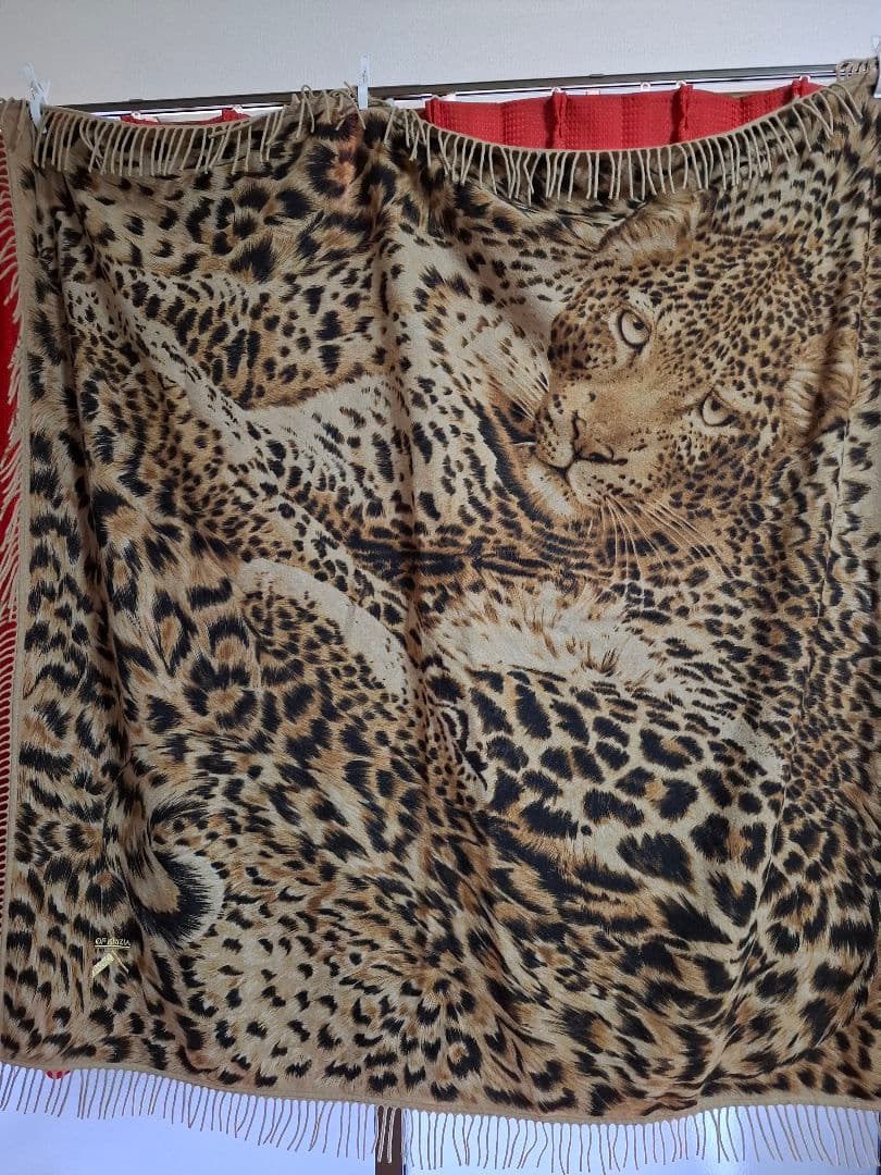 KRIZIA ヒョウ柄 ストール -材質　ラムウール60% カシミア40%