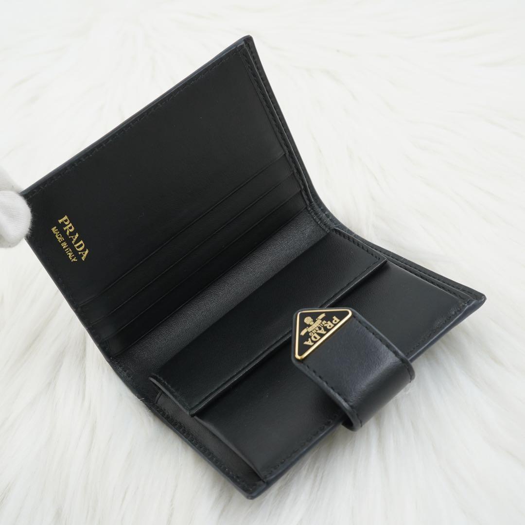 極美品 PRADA プラダ 二つ折り財布 サフィアーノレザー 三角プレート