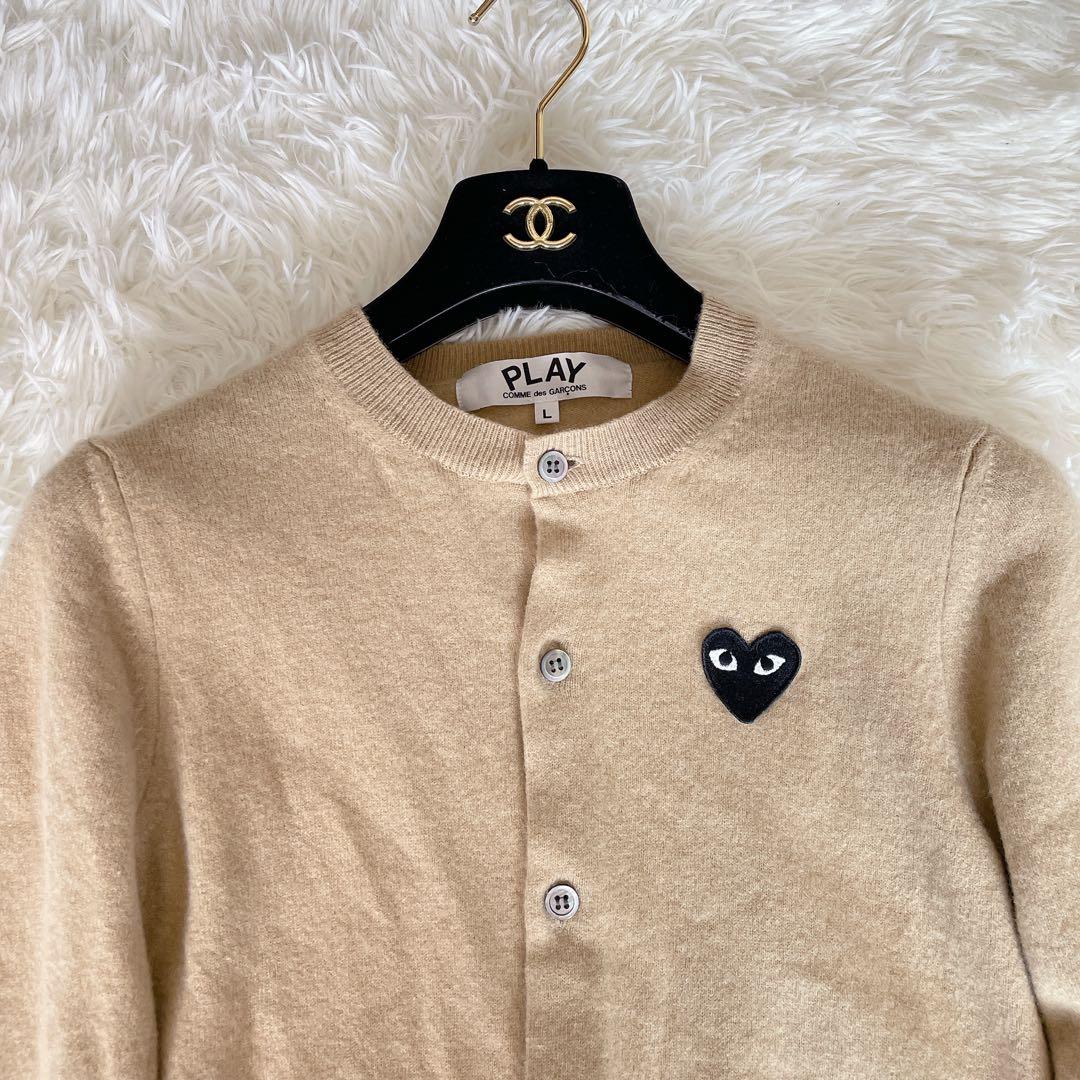 プレイ コムデギャルソン】クルーネックカーディガン ベージュ ハート