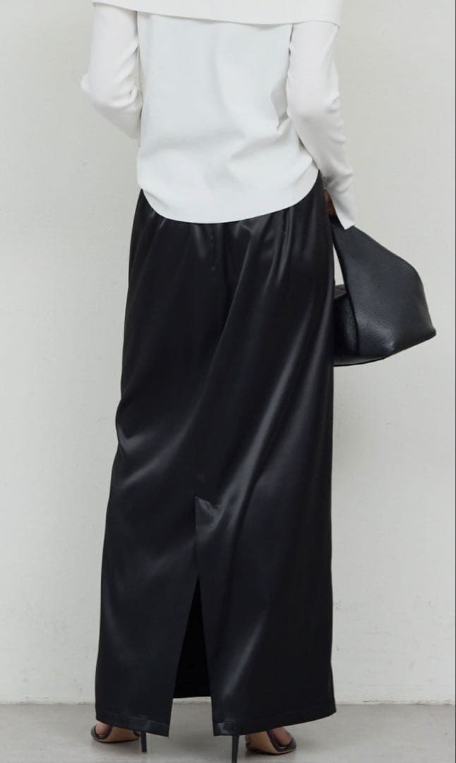 本日限定お値下げ！GALLARDAGALANTE ストレッチサテンタイトスカート