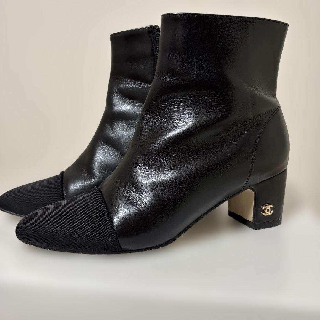 お正月5日間限定35000円にて！正規品美品CHANEL ブラックアンクルブーツ CHANEL（シャネル） 美品 ショートブーツ G36424 黒 ライトゴールド