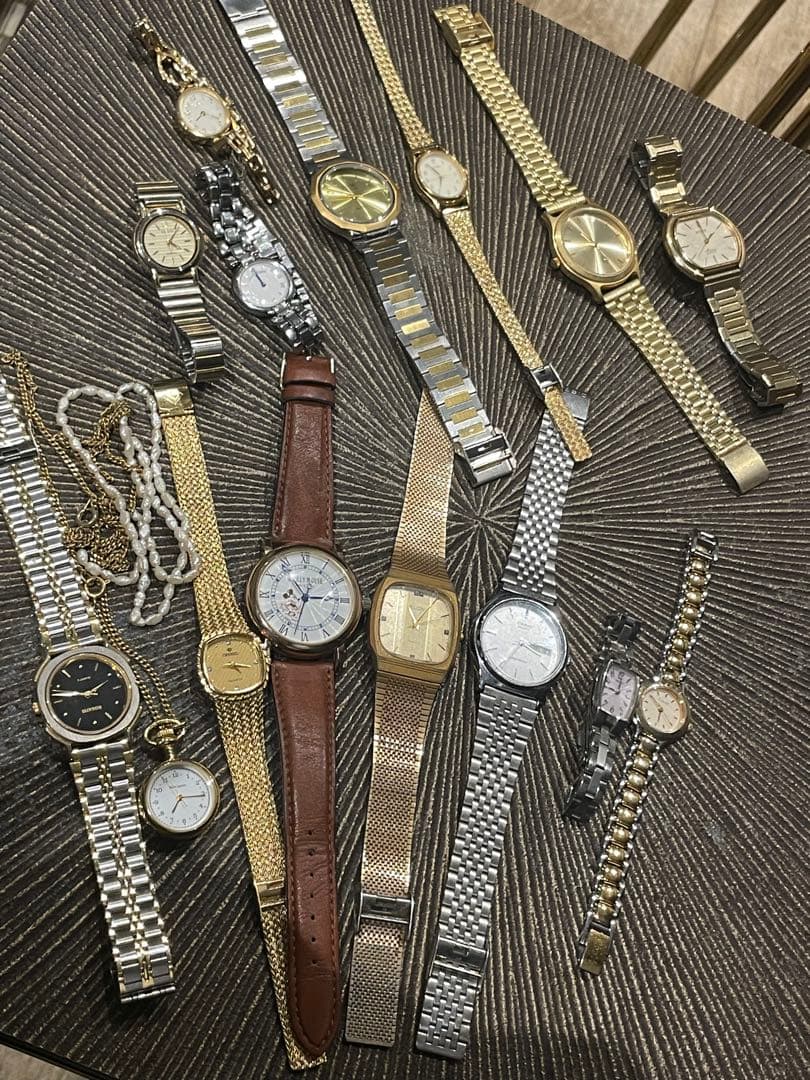 専用　総額定価50万円超【美品】レディース　ゴールドクォーツ時計　15本おまとめ