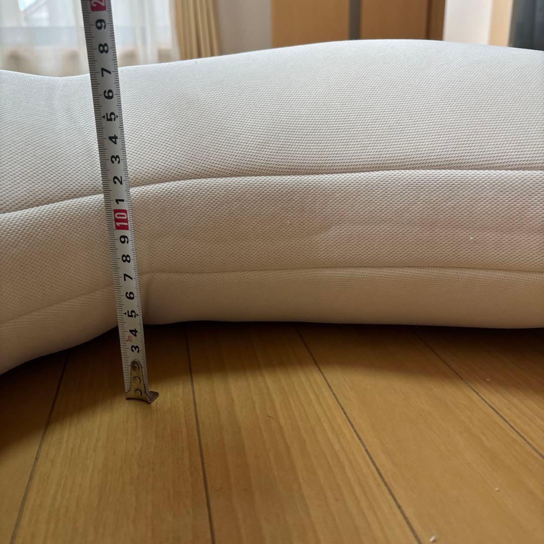 新品、未使用　ロフティー抱き枕　抱き枕カバーを付けて。