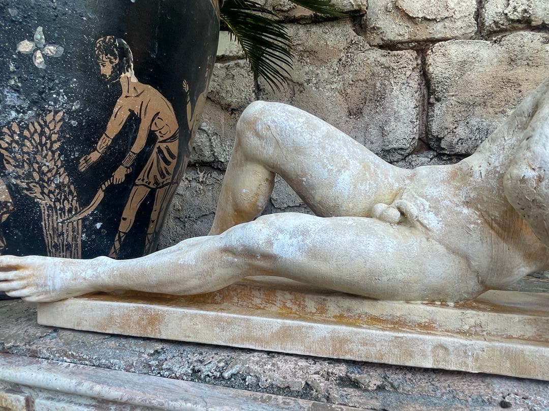 横たわる負傷したギリシャ戦士 - アファイア神殿 長さ60cm ギリシア