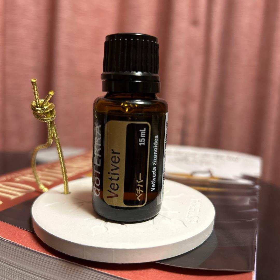 ドテラオイル　ベチバー　ナイオウッド