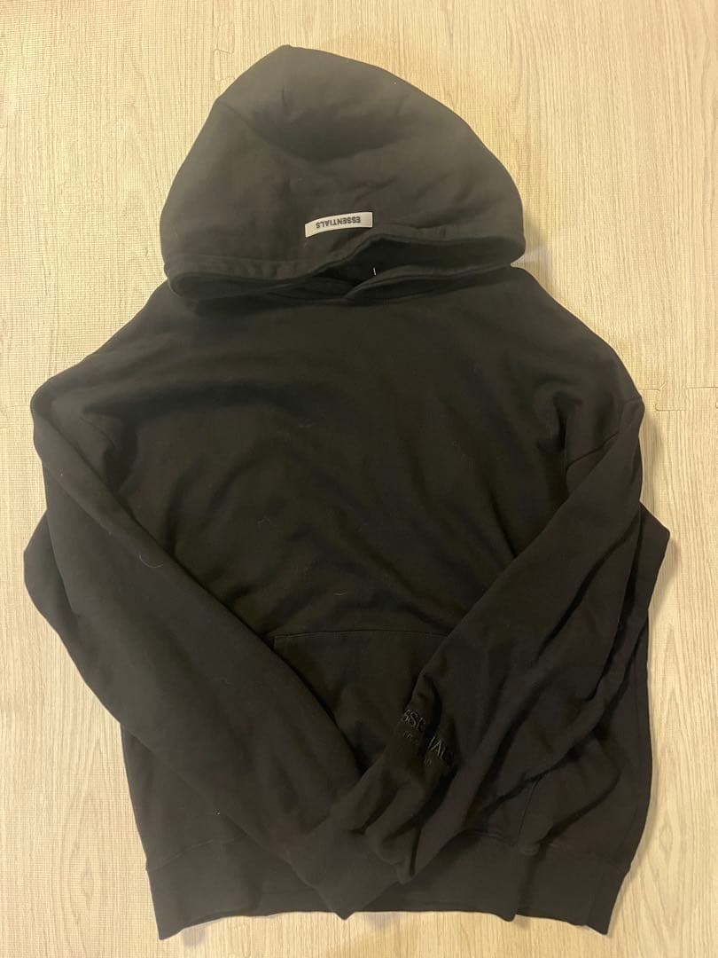 ESSENTIALS ブラック パーカー Mサイズ - メルカリ