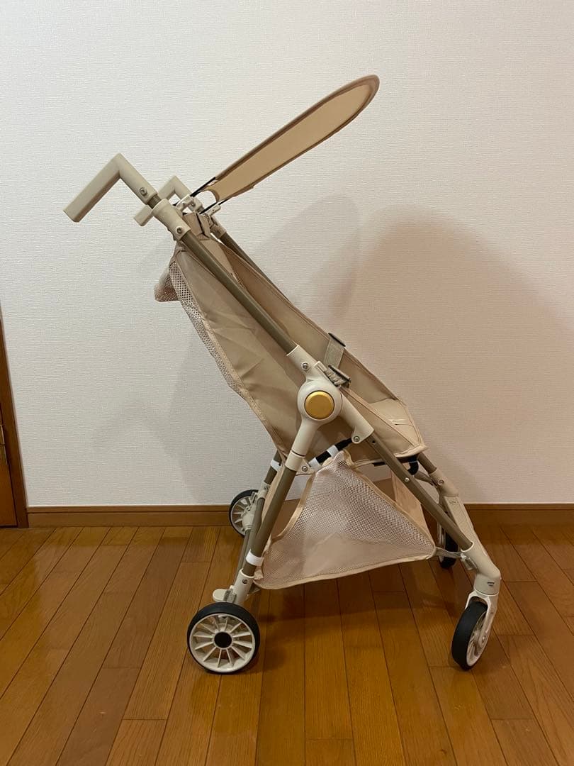 軽量ベビーカー ベージュ 4.7kg 耐荷重40kg バギー　コンパクト