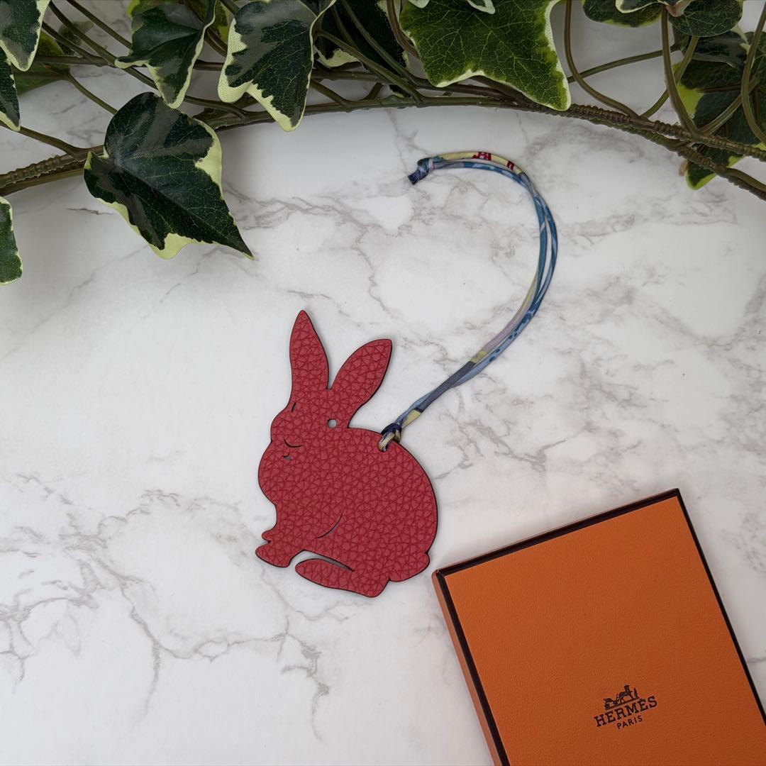 極美品 エルメス プティアッシュ ウサギ ラビット チャーム レッド