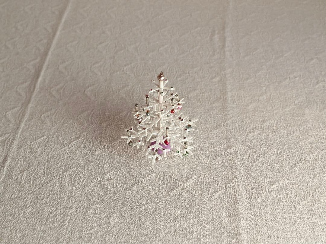 【Jack Louさま】tree ✵ アンティークガラスビーズの ホワイトツリー Treasured Traditions Ivory Lit Tree – Lenox Corporation