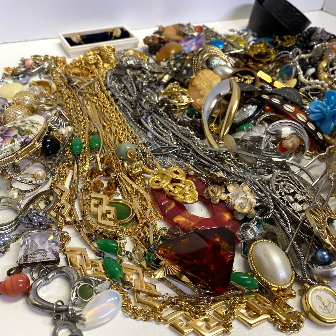 まとめ売り】【ジャンク】アクセサリー 1.65kg ネックレス 他 - メルカリ