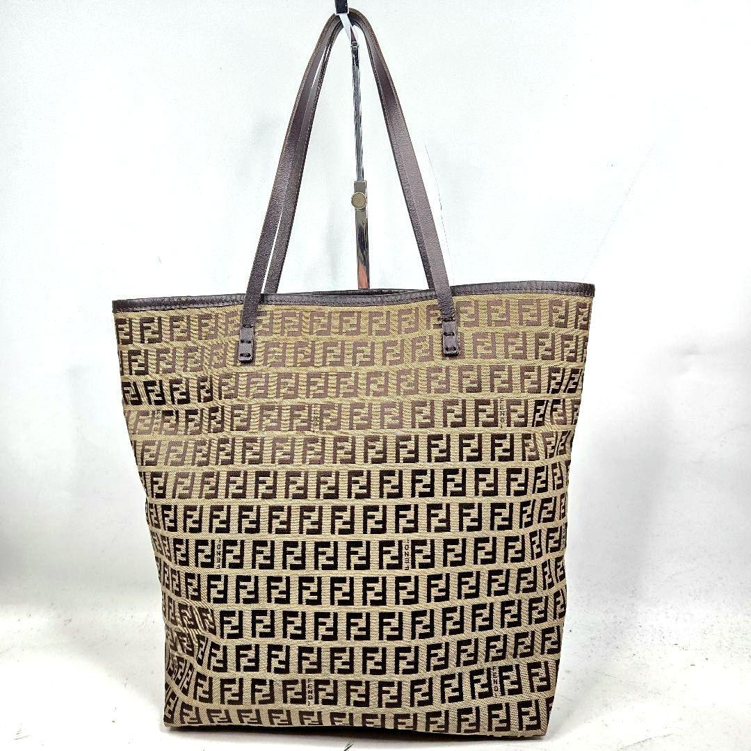 極美品 FENDI トートバッグ ズッカ柄 A4収納可能 美品 FENDI FF金具 トートバッグ ズッカ柄 A4収納可能｜Yahoo!フリマ