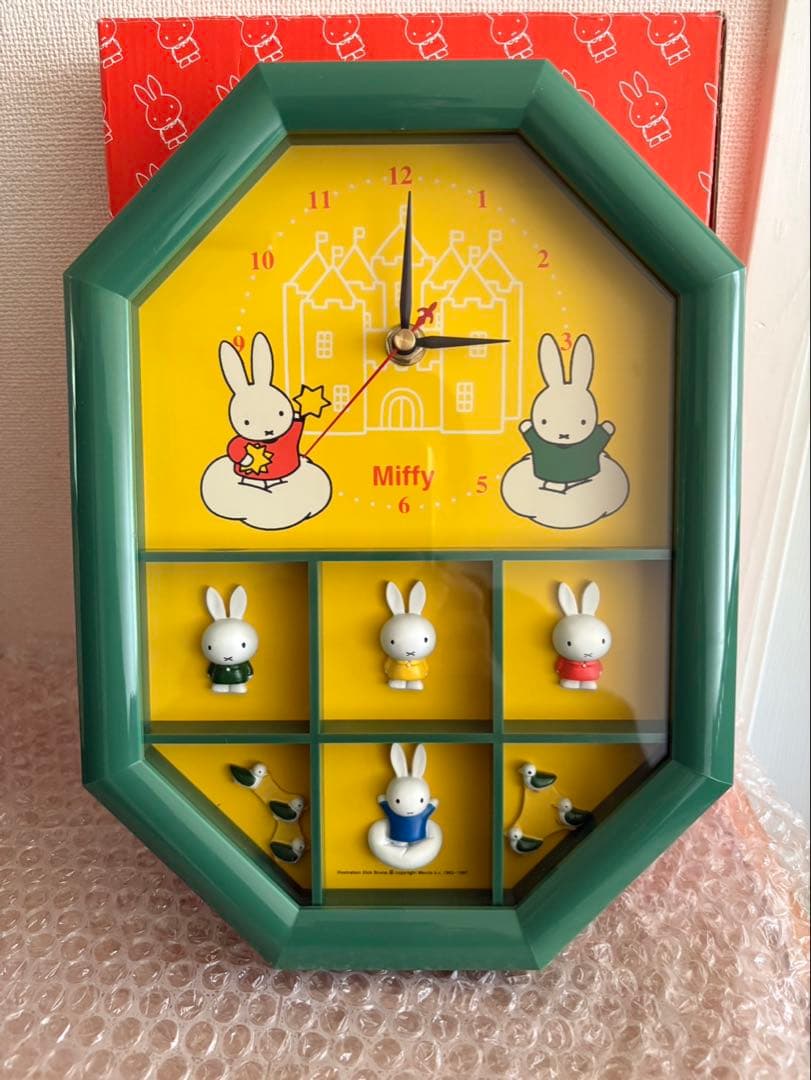ミッフィー　掛け時計　箱付き Miffy（ミッフィー） 壁掛け時計 ハウス型クロック おともだち