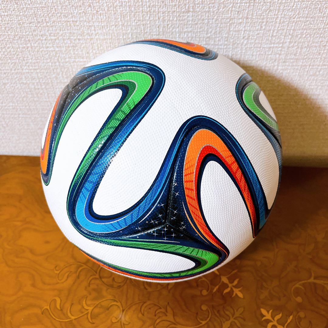 美品 adidas ブラズーカ 2014年FIFAワールドカップ公式試合球 - メルカリ