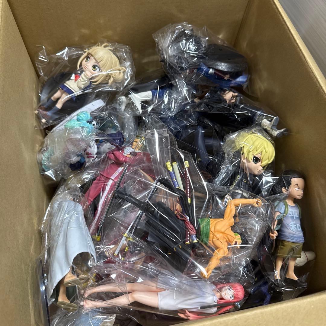 フィギュア30個まとめ売り - メルカリ