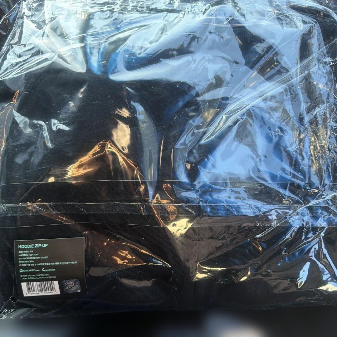 G-DRAGON 'FAM' MEETING ジップアップパーカー - メルカリ