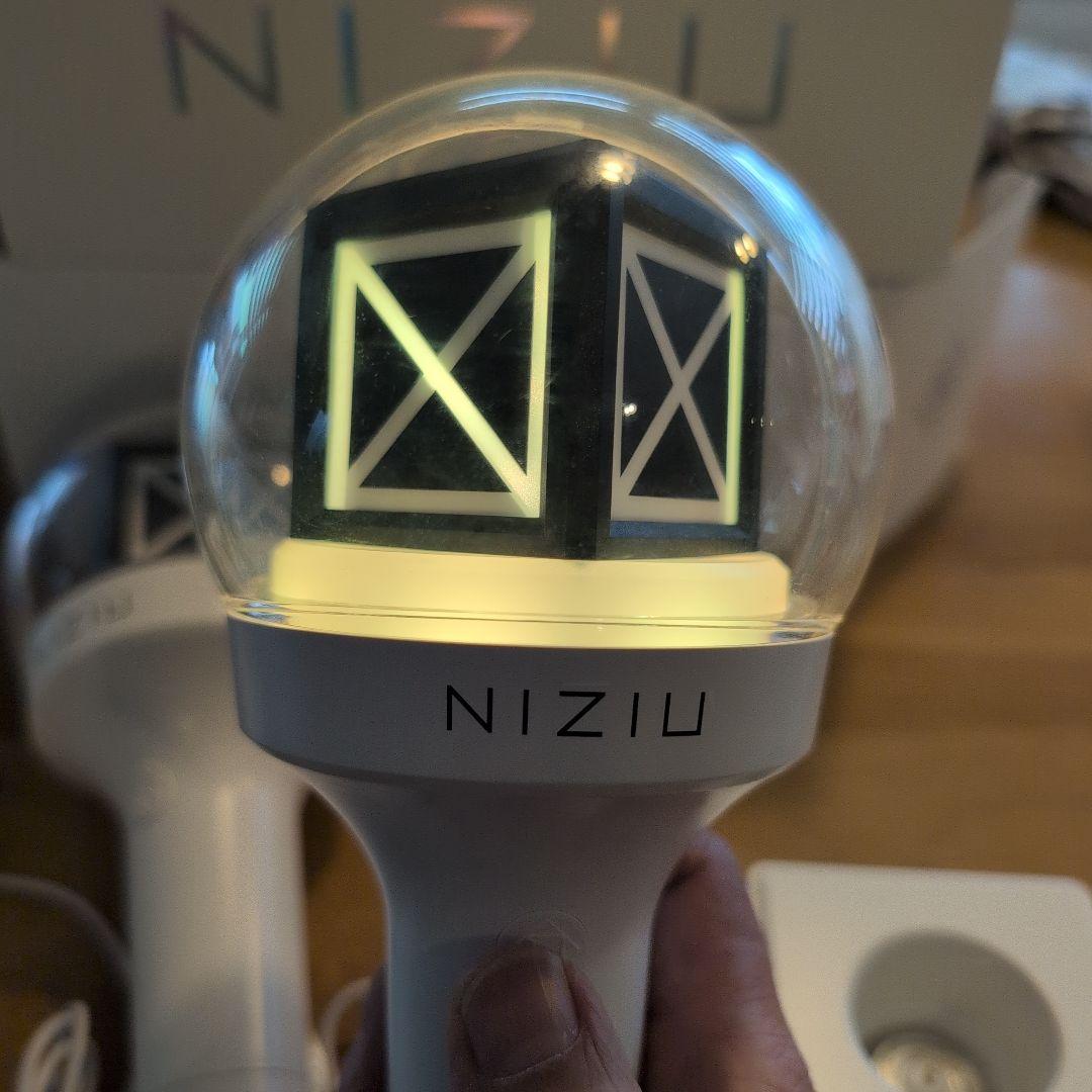 NIZIU ペンライト 2本セット - メルカリ