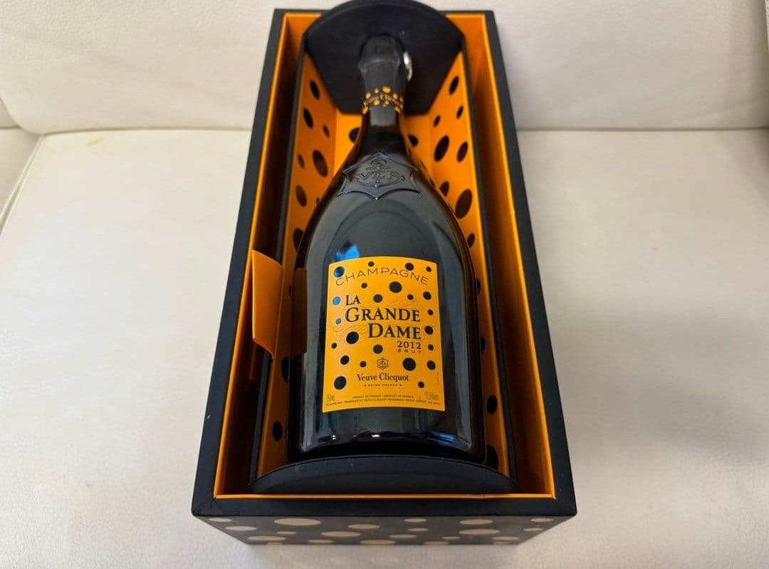 草間彌生 Veuve Clicquot La Grande Dame 2012 - メルカリ