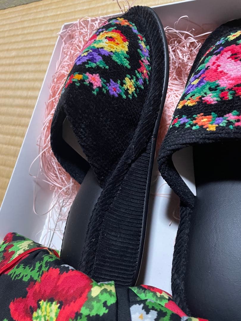 人気 商品 通販ファッション - FEILER 花柄スリッパ・エプロンセット