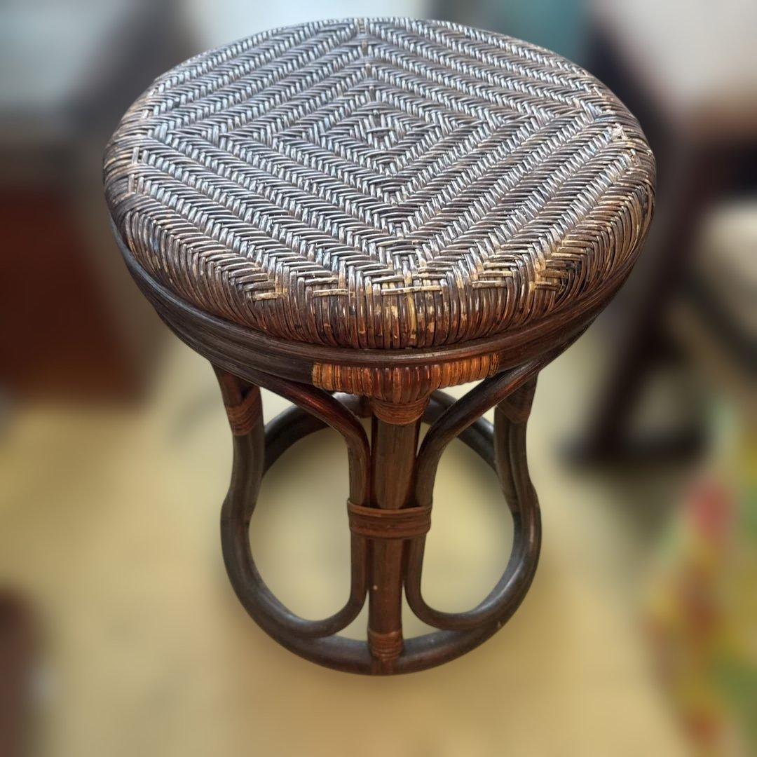 ラタン製 籐 丸型スツール 直径 約32cm 編み込みデザイン - メルカリ