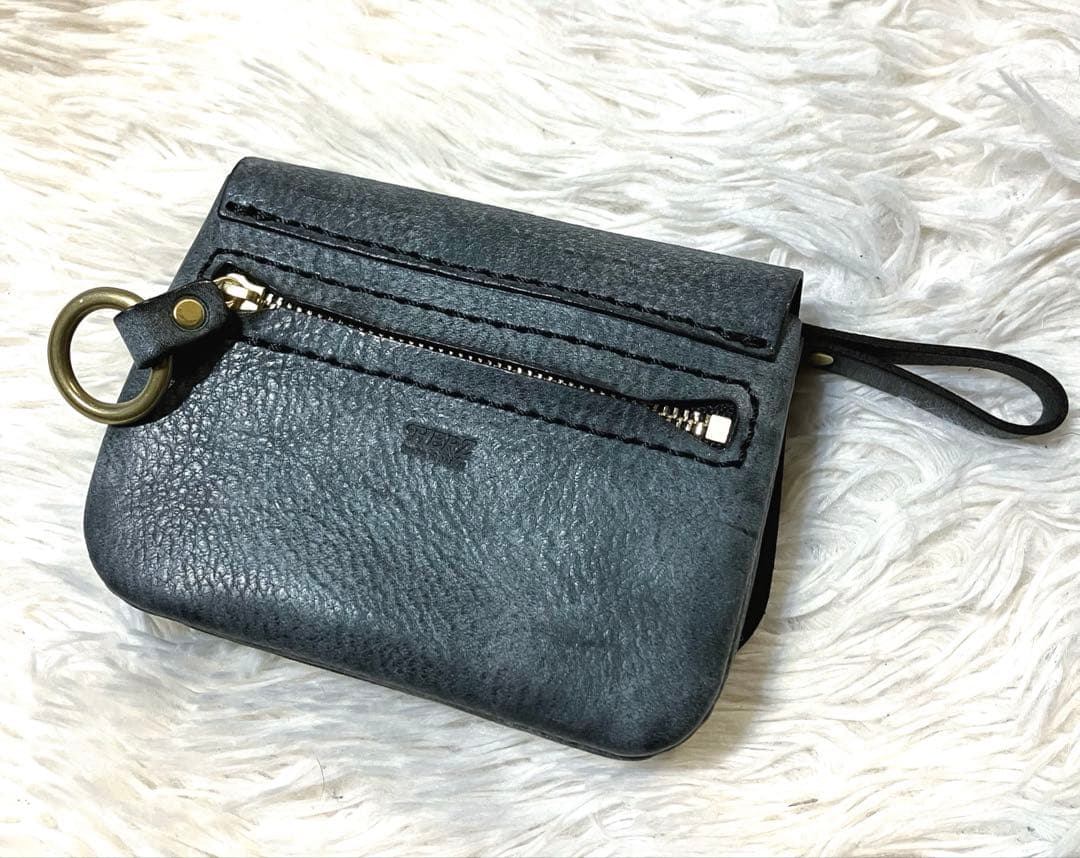 HERZ【アラスカ特別仕様】トラベルウォレット 二つ折り財布 レザー 黒