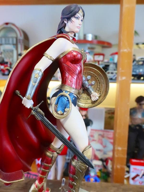 ワンダーウーマン 塗装済完成品 フィギュア スタチュー 像 ジオラマ