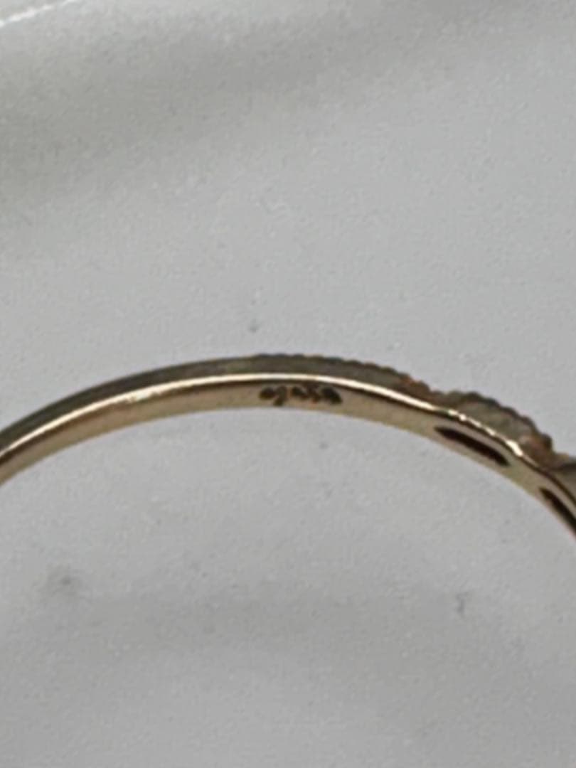 アガット・k10ゴールド 波型 ダイヤリング・13号・0.8g・中古品