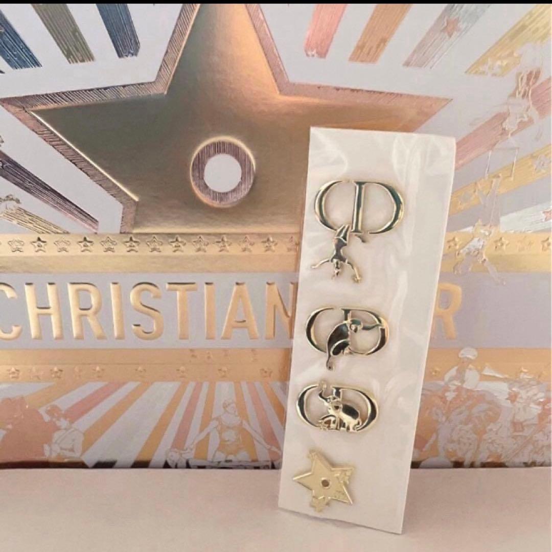New❣️DIORホリデーピンズ2025年 限定 4点セット ラッピングピンズ