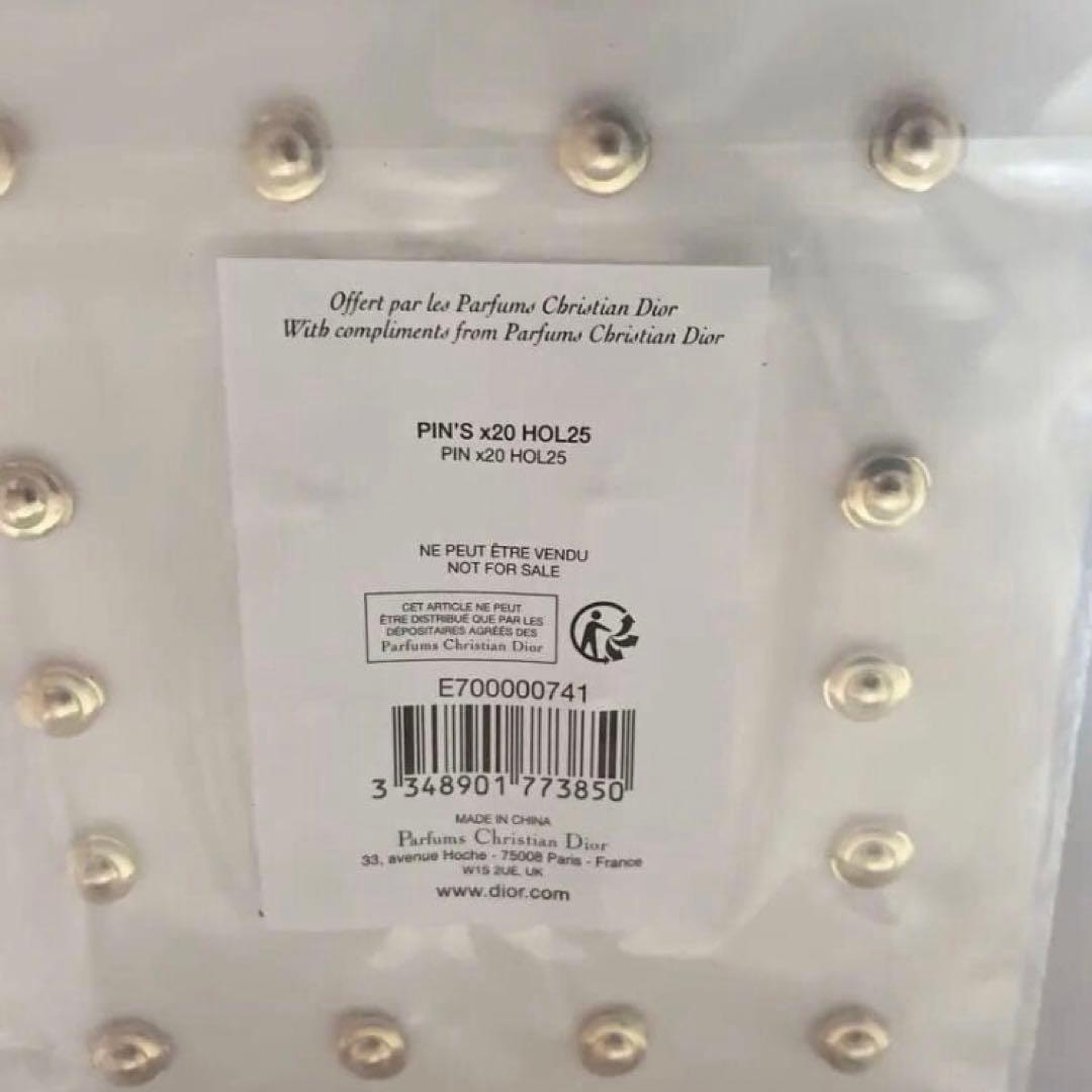 New❣️DIORホリデーピンズ2025年 限定 4点セット ラッピングピンズ