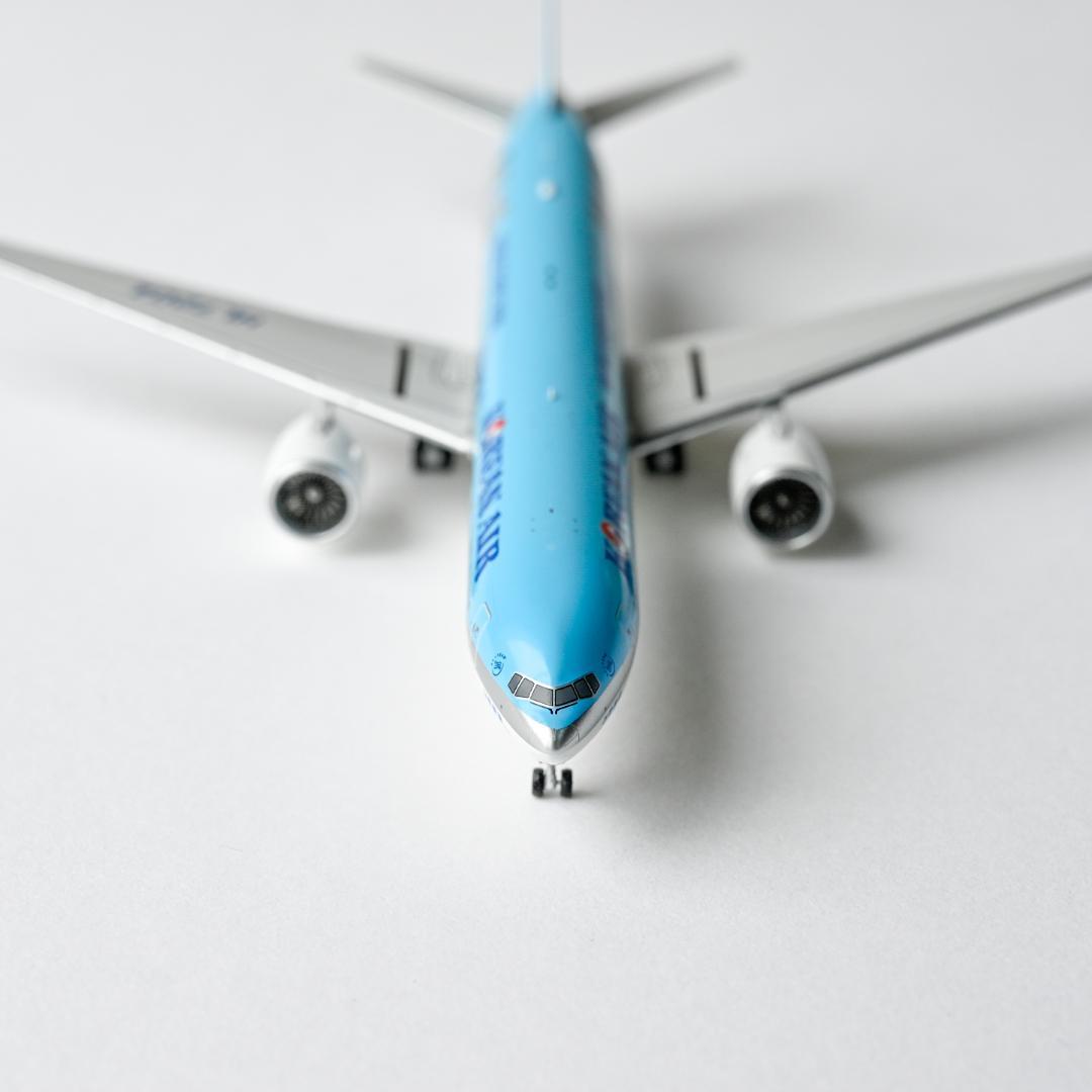 大韓航空 B777-300ER ブラックピンク 特別塗装 釜山万博 1/400 - メルカリ