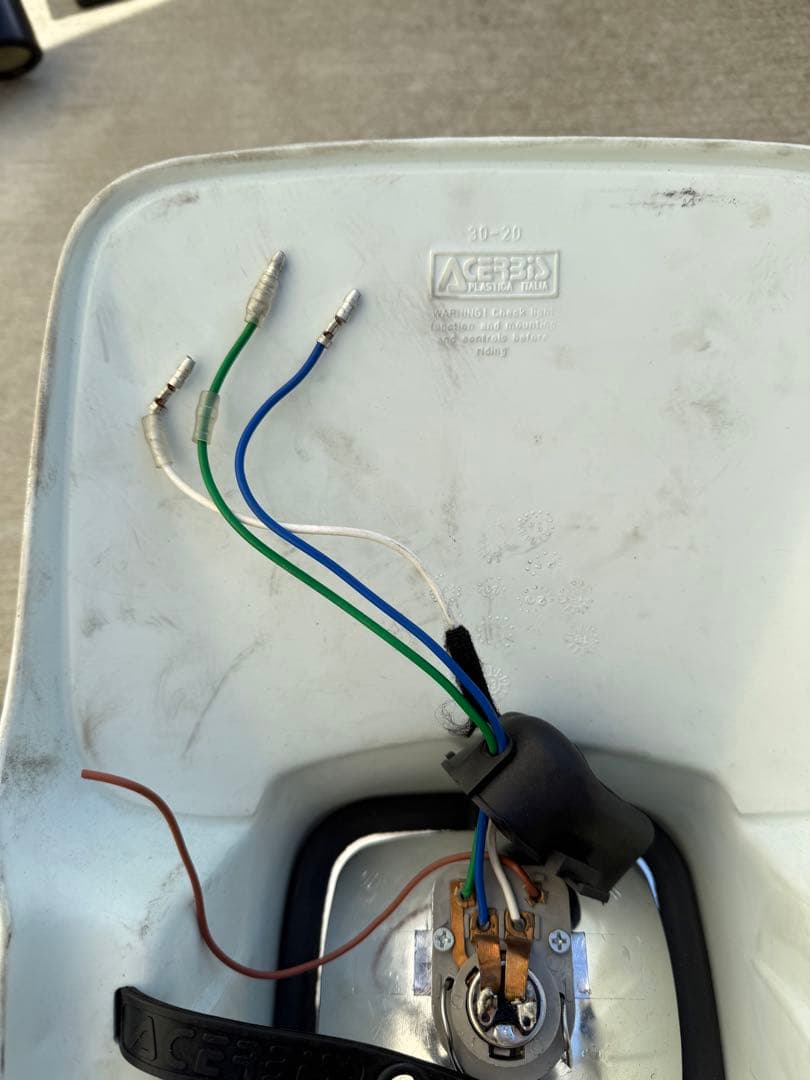 Acerbis elba ヘッドライトカウル ホワイト/イエロー - メルカリ