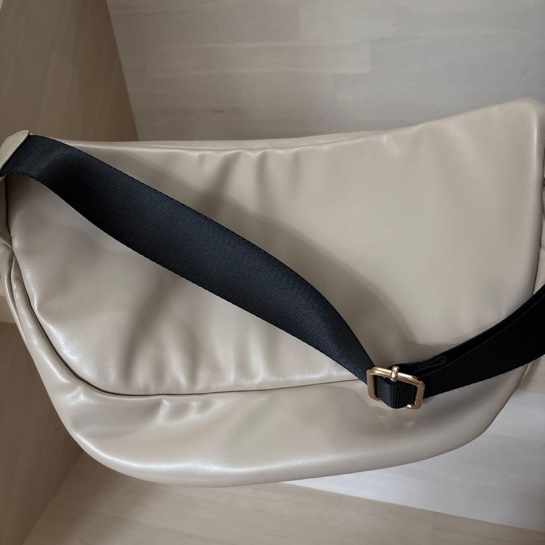 ら*ん様 マリークワント フロントポケットデイジーパッチ ボディバッグ