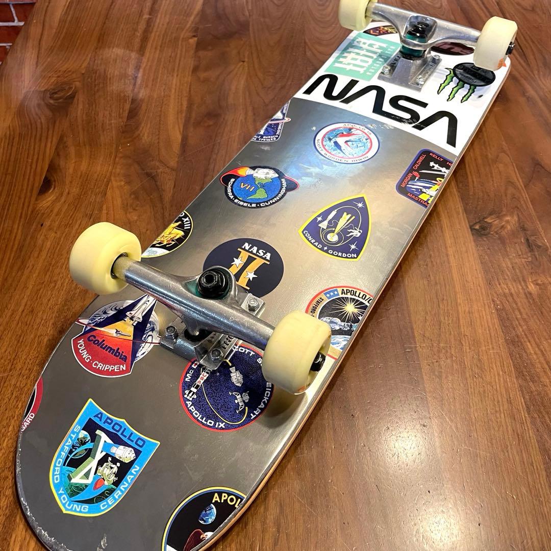 美品 サンダートラック ニンジャ ハビタット スケートボード スケボー