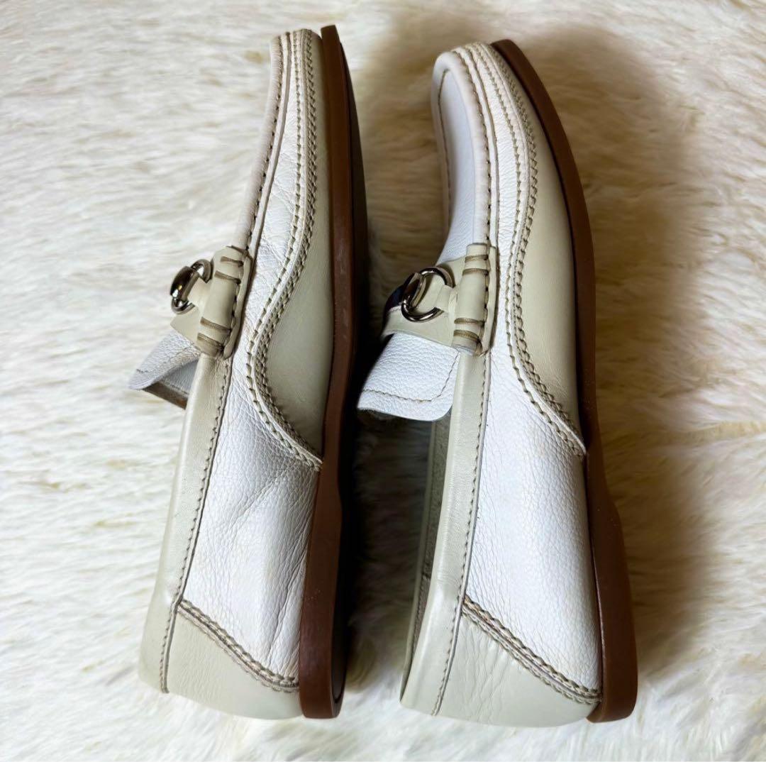 GUCCI ホワイトレザー ローファー 24.5cm