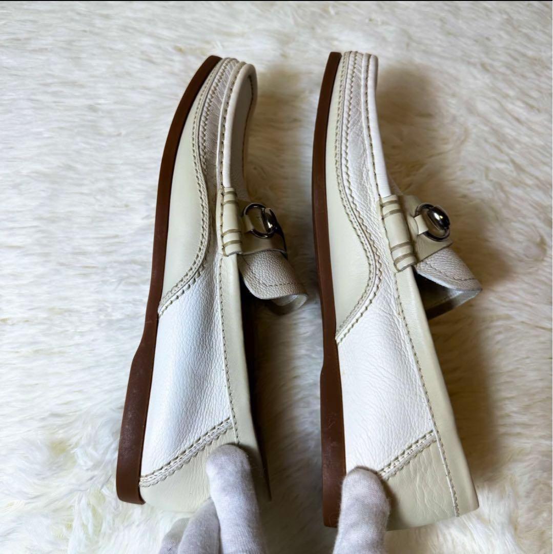 GUCCI ホワイトレザー ローファー 24.5cm