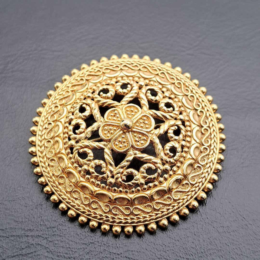 Dior ディオール ブローチ ゴールド エンチャント ラウンド サークル 楽天市場】Christian Dior クリスチャンディオール サークル型 丸型