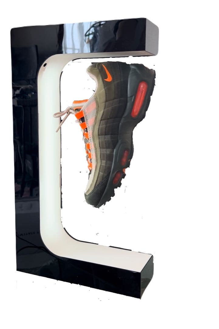 HYPELEV スニーカー展示　ディスプレイ　浮遊 スニーカーを空中浮遊させてディスプレイできる「Hypelev Levitation