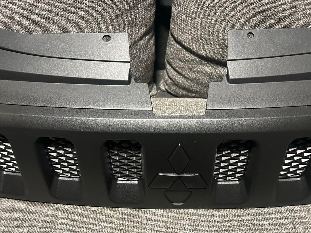 デリカD5‼️フロントグリル 送料込み‼️ラバーチッピング塗装 - メルカリ