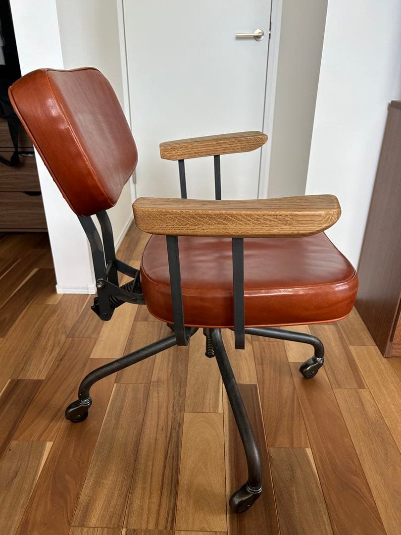 TRUCK FURNITURE デスクワークチェア - メルカリ