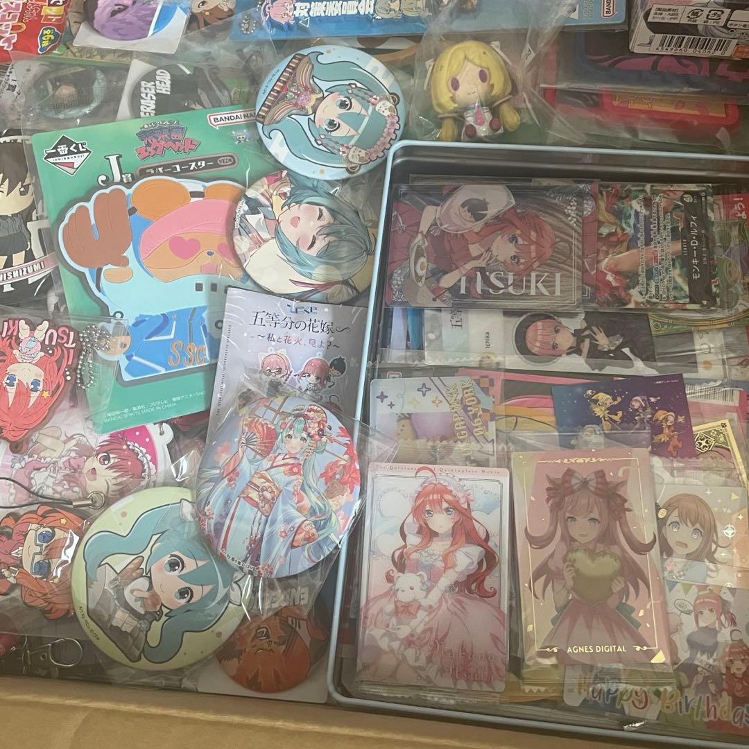 アニメグッズ大量まとめ売り！ 約210点！ - メルカリ