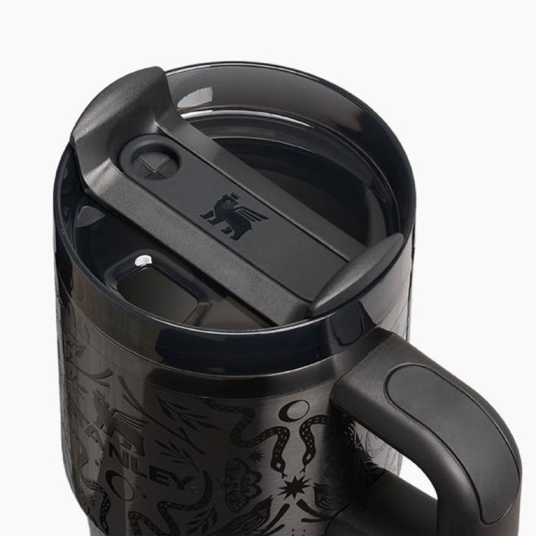 ハロウィン限定】Stanley クエンチャー 591ml ブラックダマスク - メルカリ