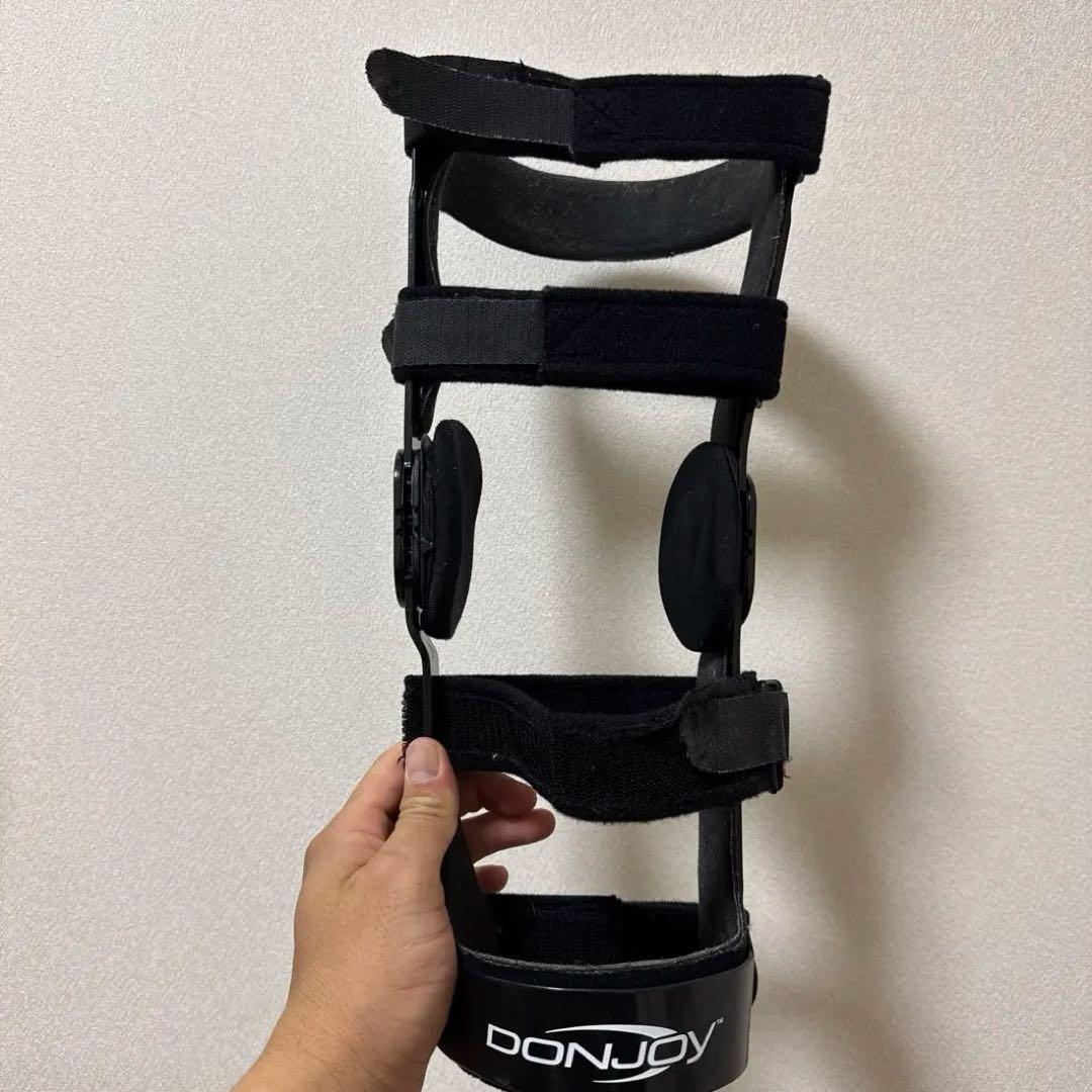 DONJOY ブラック 膝用サポーター 左膝装具 Mサイズ - メルカリ
