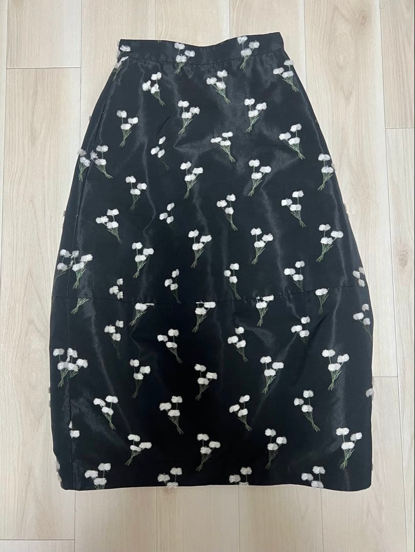 【専用】LOEFF ワタスゲジャガードコクーンスカート LOEFF（ロエフ）の「＜LOEFF＞ワタスゲ ジャカード コクーン スカート