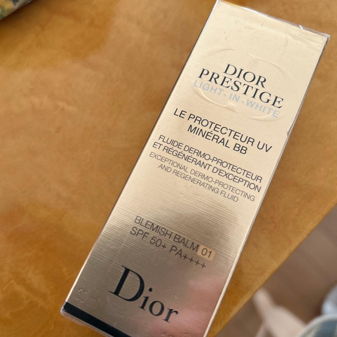 ディオール　プレステージホワイト　ルプロテクターUV BB 01 Amazon.co.jp: 【国内正規品】クリスチャン・ディオール プレステージ