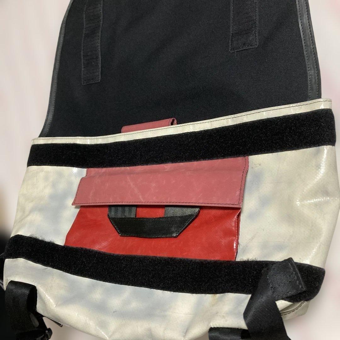 FREITAG メッセンジャーバッグ 赤/白 JOE ショルダーパッド付き