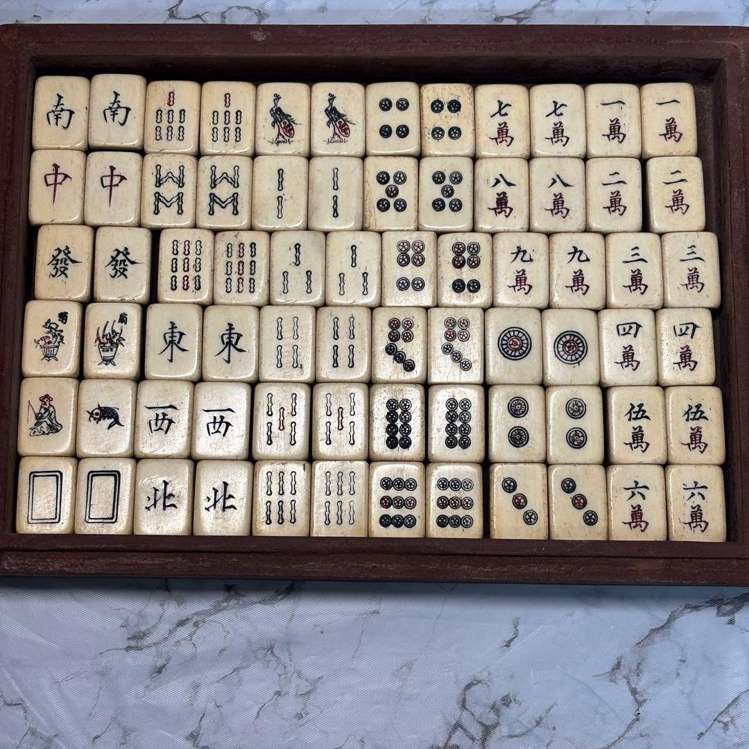 ✨良品✨麻雀牌 竹牌 レトロ 木箱入り 彫刻ケース 麻雀セット - メルカリ