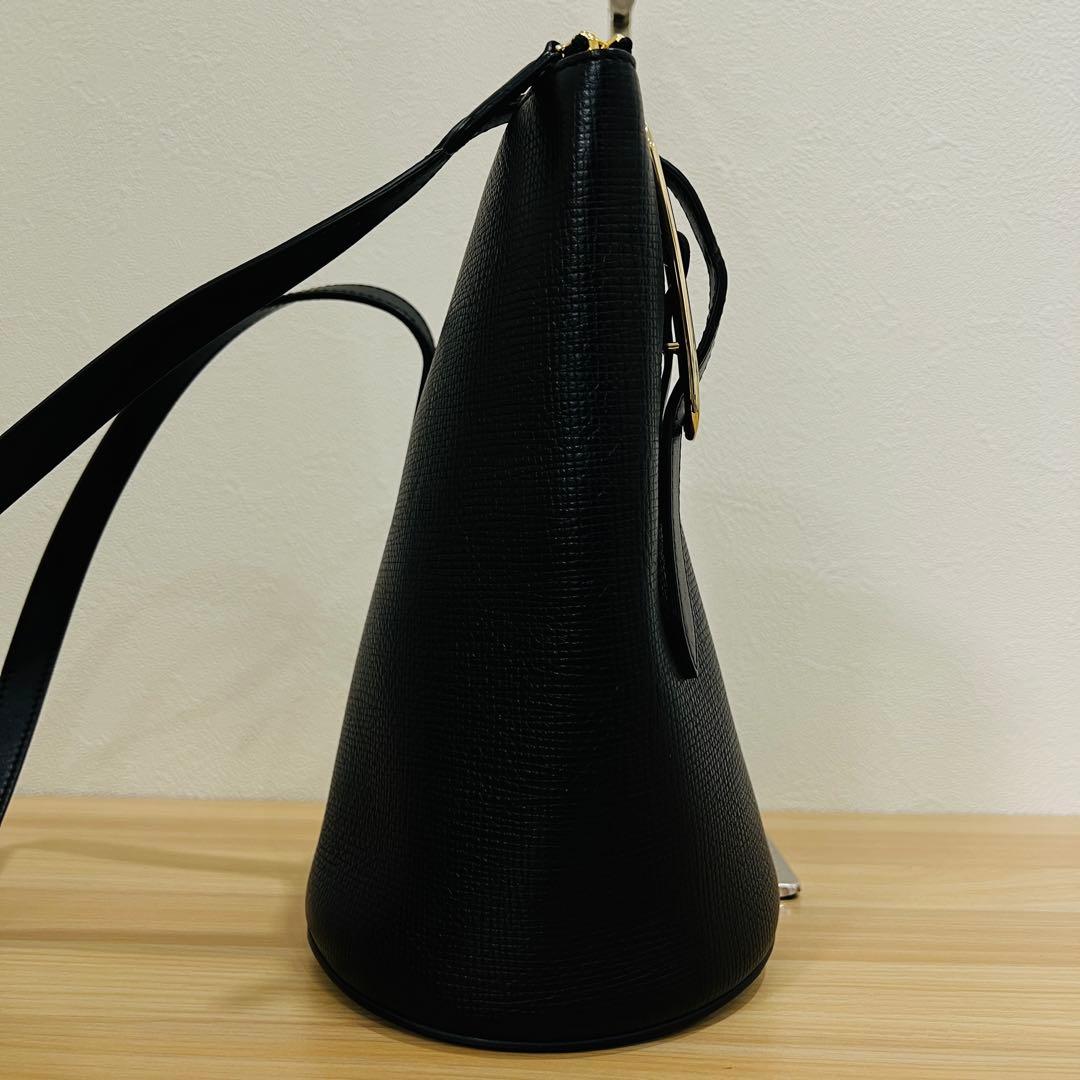 スマイソン ショルダーバッグ 黒 レザー クォータームーン クロス