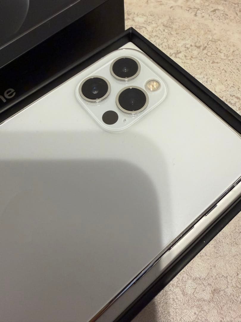 Apple iPhone 12 Pro シルバー 256GB 本体 - メルカリ